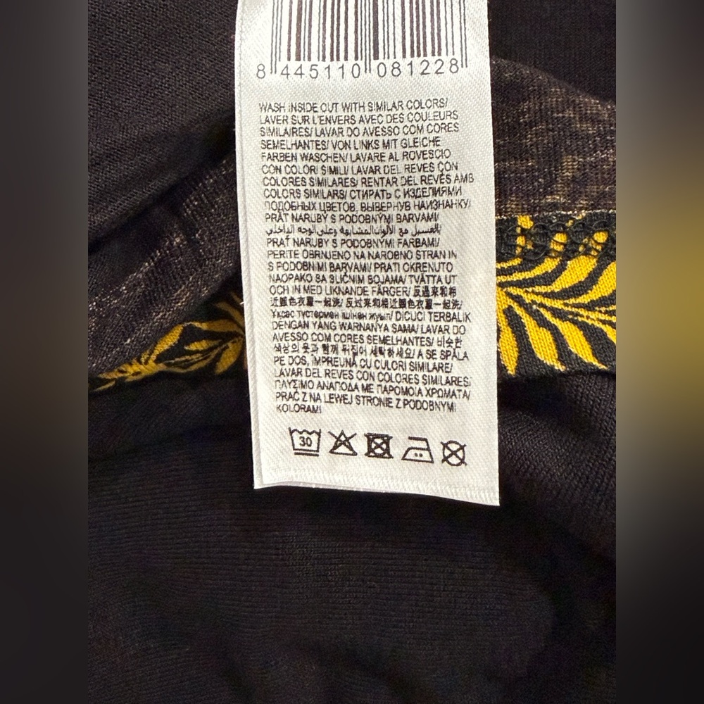 Desigual black short sleeve v neck w/ many patterns (fits like a large) - Picture 5 of 16